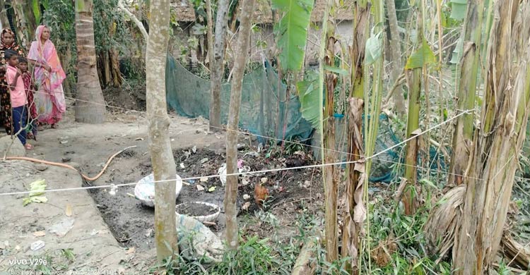 সেফটি ট্যাংকের গর্ত খুঁড়তে গিয়ে বিস্ফোরণ, ৩ শ্রমিক আহত