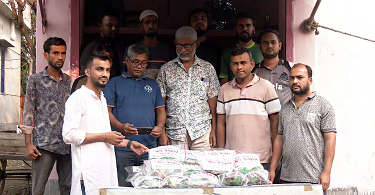 অসচ্ছল প্রতিবেশীদের বাড়ি গরুর মাংস পৌঁছে দিলো &lsquo;ফ্রেন্ডস ক্লাব যশোর&rsquo;