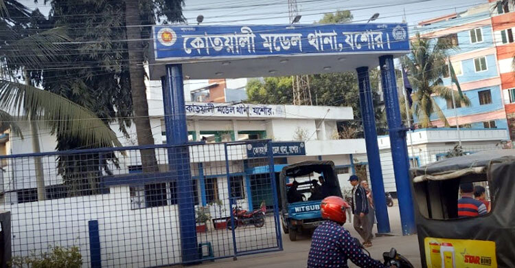 খালুর দুই চোখ উপড়ে পালালো যুবক