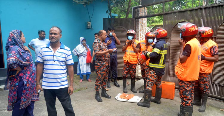 নিজ ঘর থেকে অবসরপ্রাপ্ত প্রধান শিক্ষকের মরদেহ উদ্ধার