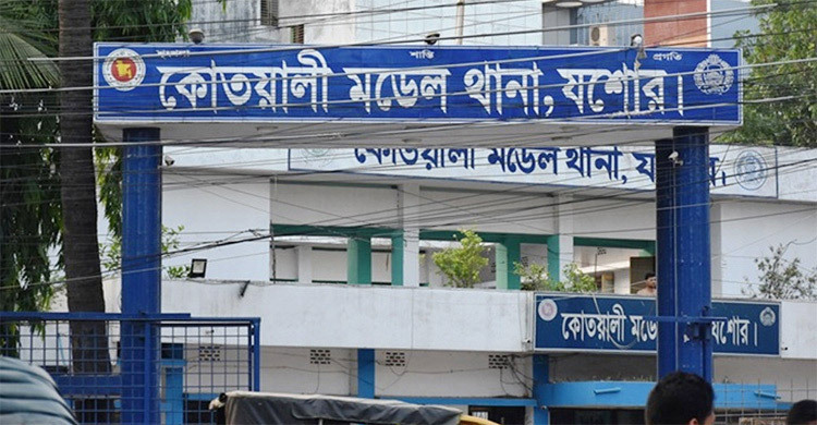 মাদক কারবারে বাধার জেরে যুবককে কুপিয়ে হত্যা