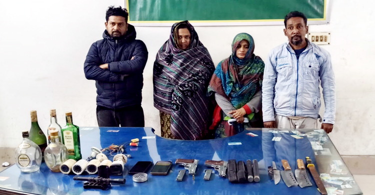 যশোরে যৌথবাহিনীর অভিযানে অস্ত্র-গুলি উদ্ধার, একই পরিবারের চারজন আটক