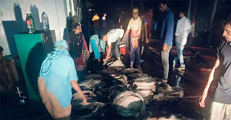 যশোরে জুট মিলে আগুন, কোটি টাকার ক্ষতির শঙ্কা