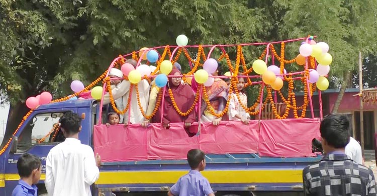 চাকরিজীবনের শেষ দিনে প্রধান শিক্ষকের ব্যতিক্রমী বিদায়