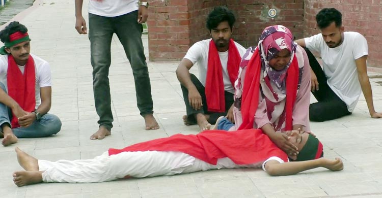 যশোরে চব্বিশের গণঅভ্যুত্থানের পটভূমি নিয়ে রচিত ‘জুলাই জ্বলে উঠুক’ নাটক মঞ্চস্থ হয়েছে