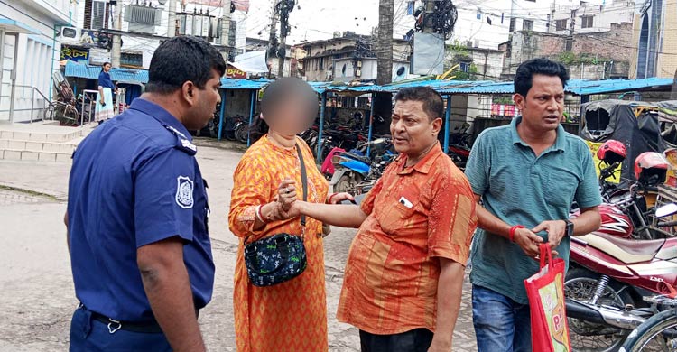 এক নারীকে স্ত্রী দাবি করে দুইজনের টানাটানি, তিনজনই কারাগারে