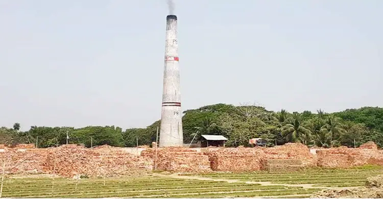 শার্শায় ২৩ ইটভাটার ২০টিই অবৈধ, মানছে না হাইকোর্টের নির্দেশও