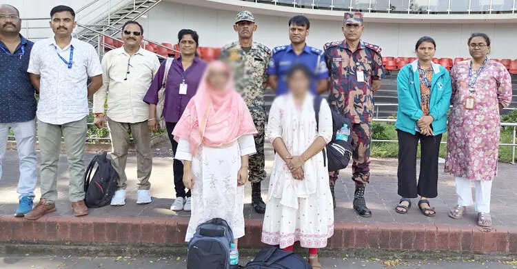 ভালো কাজের আশায় ভারতে, কারাভোগ শেষে দেশে ফিরলেন তিন তরুণী