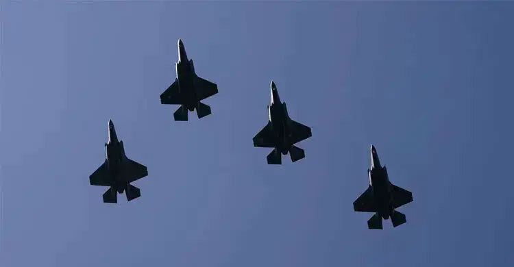 US F-35 hit by suspected Iranian fire makes emergency landing