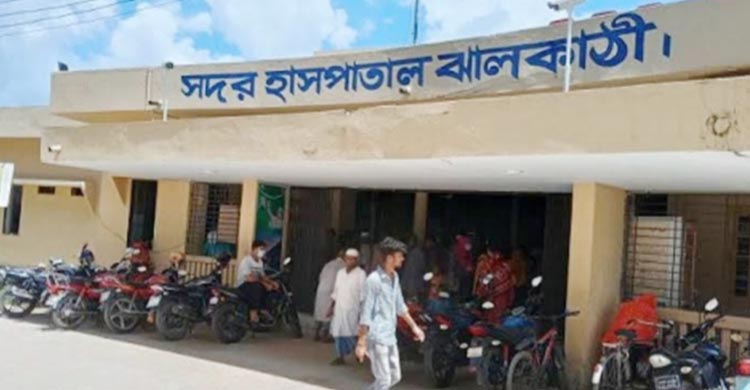 অ্যাম্বুলেন্স আছে চালক নেই, রোগীদের ভোগান্তি