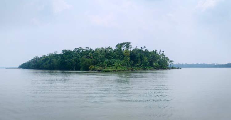 নদীভাঙনে দ্বীপে পরিণত ইসলামাবাদ গ্রাম, বাসিন্দাদের মানবেতর জীবনযাপন