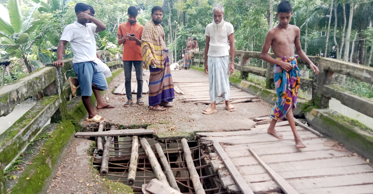 দুই ইউনিয়নের বাসিন্দাদের দুর্ভোগের কারণ এক সেতু