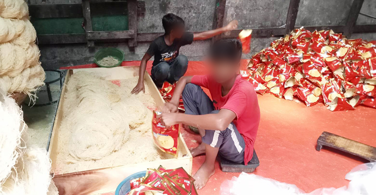 সেমাই কারখানায় শিশুশ্রম, ঘণ্টায় মেলে ৮ টাকা