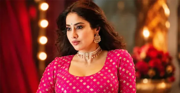 প্রচারণায় ছিলেন, সাফল্য উৎসবে কেন নেই জাহ্নবী?