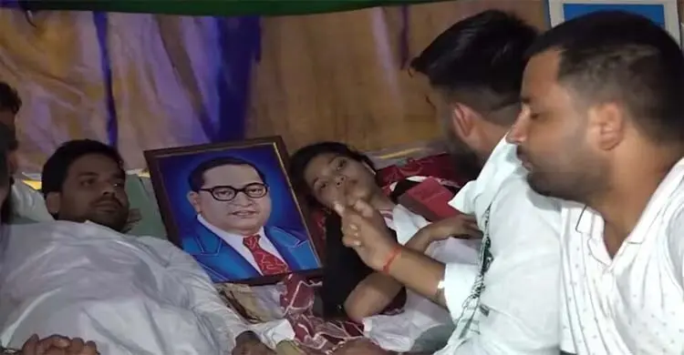 ঝাড়খণ্ডে শিক্ষার্থীর তীব্র আন্দোলন, সংহতি জানিয়ে যোগ দিলো ককরোচ পার্টি