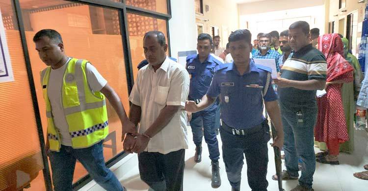 অ্যাম্বুলেন্স চালকের অনিহায় হাসপাতাল চত্বরেই মারা গেলেন রোগী