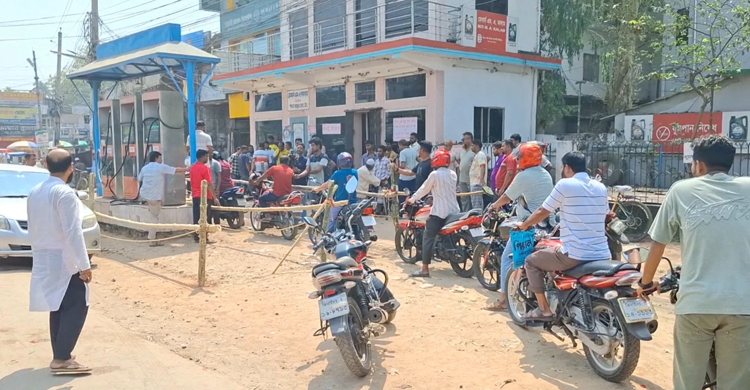 কৃষিতে তেল সংকটের আঁচ, দুর্ভোগে বিক্রয় প্রতিনিধিরা