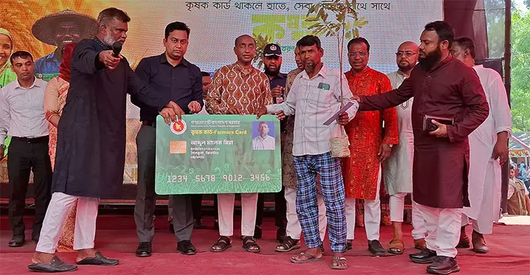 কৃষক কার্ড বিতরণে রাজনৈতিক বিবেচনার সুযোগ নেই: আইনমন্ত্রী