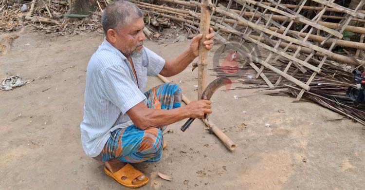 দৃষ্টিপ্রতিবন্ধী আরশাদ আলীর বিস্ময়কর জীবনযাপন