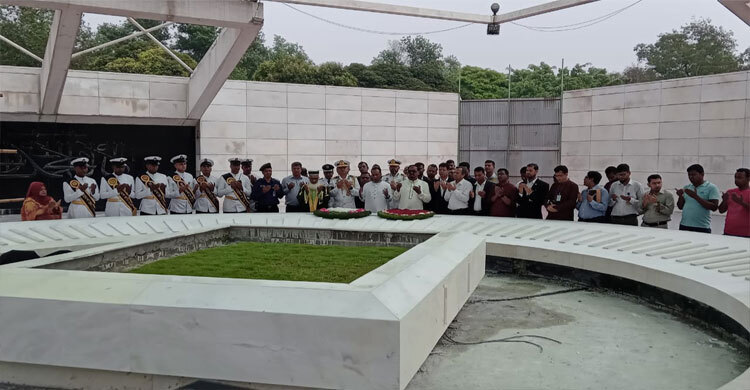 জিয়াউর রহমান-খালেদা জিয়ার সমাধিতে স্পিকার ও ডেপুটি স্পিকারের শ্রদ্ধা