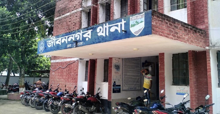 চুয়াডাঙ্গায় বাড়িতে ঢুকে দিনমজুরকে গলা কেটে হত্যা