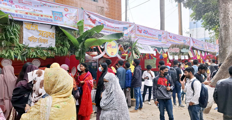ঝিনাইদহে সরকারি কেসি কলেজে বসন্ত উৎসবে তারুণ্যের উচ্ছ্বাস