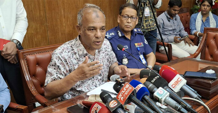 প্রবাসীদের পাসপোর্ট ফি কমানো হবে: স্বরাষ্ট্র উপদেষ্টা