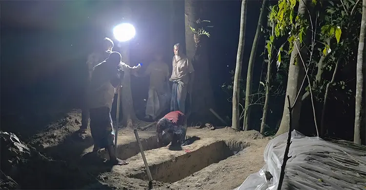 ফতুল্লায় বিস্ফোরণ/ কালামের পাশেই শায়িত হবেন স্ত্রী ও তিন সন্তান, খোঁড়া হচ্ছে কবর