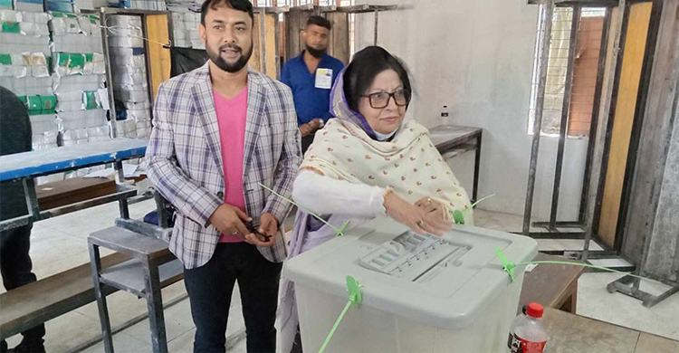 সুরঞ্জিতপত্নীর কাছে হারলেন আইজিপির ভাই আব্দুল্লাহ আল মাহমুদ