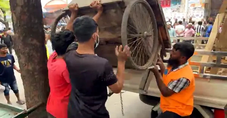 বিভিন্ন এলাকায় ডিএমপির অভিযান, চলছে উচ্ছেদ ও জরিমানা