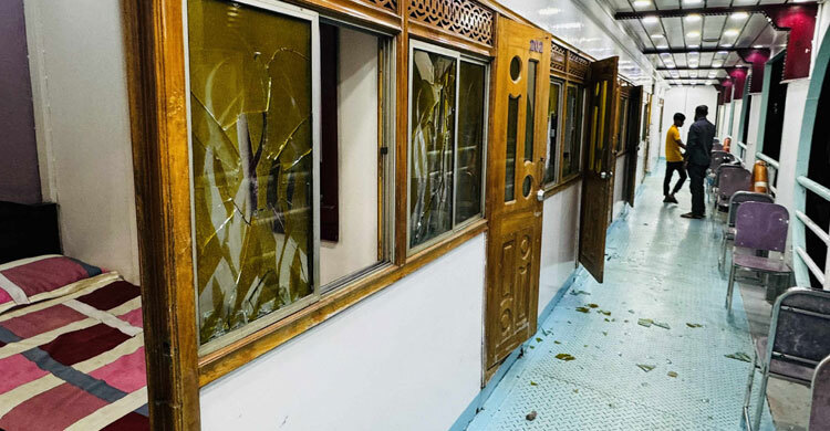 সদরঘাটে লঞ্চকর্মীদের সঙ্গে জবি শিক্ষার্থীদের সংঘর্ষ, আহত ৯