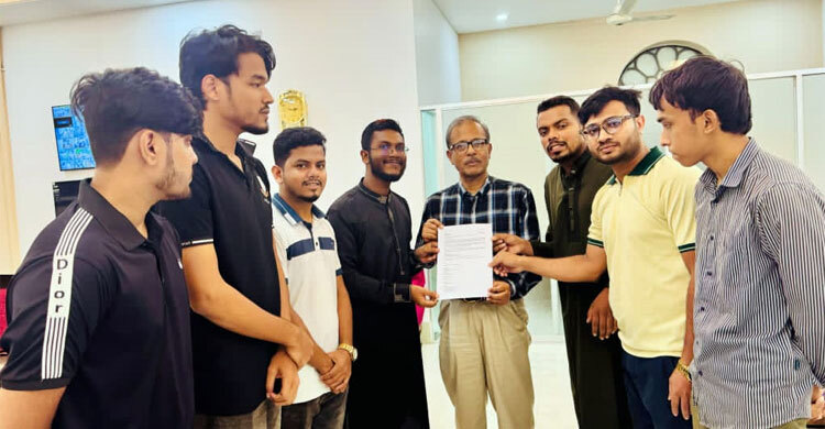 ডিজিটাল পদ্ধতিতে ফলাফল প্রকাশের দাবিতে জবি উপাচার্যকে স্মারকলিপি