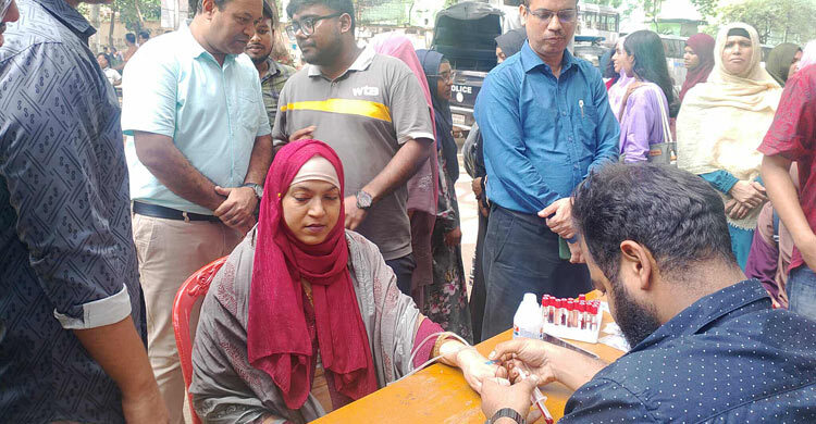 জবিতে ছাত্রদলের ৩ দিনব্যাপী জরুরি স্বাস্থ্যসেবা ও ওষুধ বিতরণ