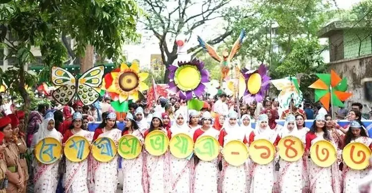 জবিতে বর্ষবরণের প্রথম দিনে শোভাযাত্রা-মেলা-উচ্ছ্বাস