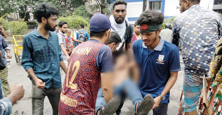 Police attack on JnU teachers, students’ long march; 50 injured