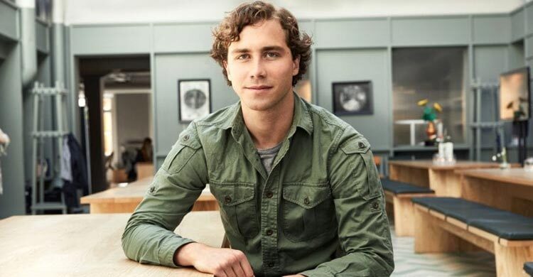 ভয়কে জয় করে এআই বিলিয়নিয়ার