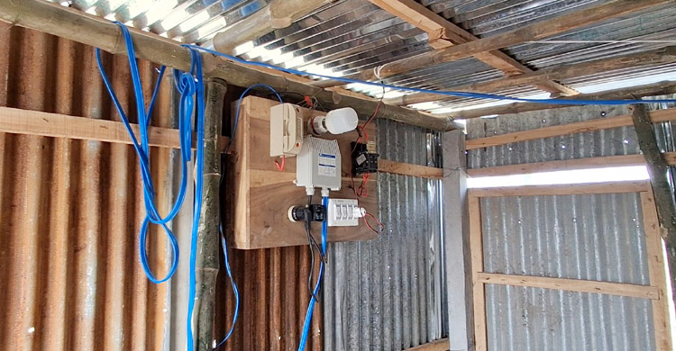 অবৈধ বিদ্যুৎ সংযোগ দেওয়ার অভিযোগ প্রধান শিক্ষকের বিরুদ্ধে