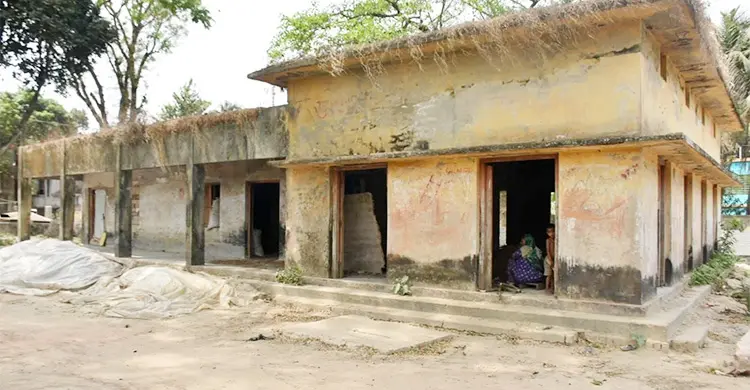 পাঁচ দশক পর বাবার কাটা খাল পুনঃখননে যশোর যাচ্ছেন প্রধানমন্ত্রী