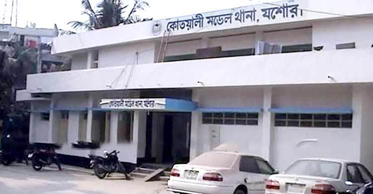 যুবলীগ নেতাকে বাড়ি থেকে তুলে নিয়ে গলা কেটে হত্যা