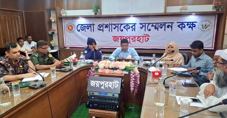 জয়পুরহাটে তেল নিতে হলে লাগবে ড্রাইভিং লাইসেন্স