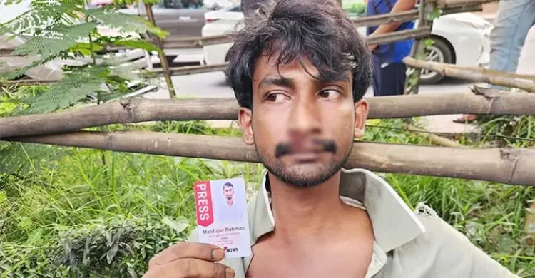 ধানমন্ডি ৩২ নম্বরে ‘আওয়ামী লীগ দোসর’ বলে সাংবাদিককে পেটালো জামায়াত