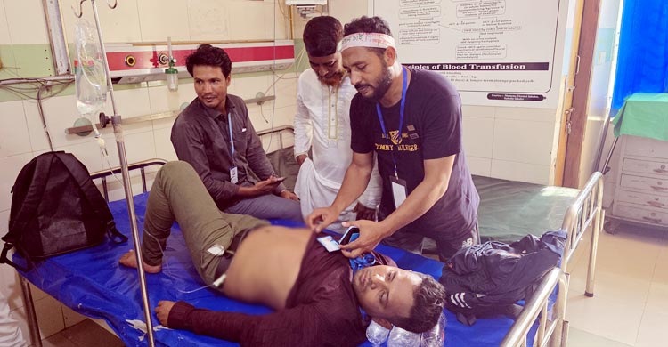 টানা অনশনে অসুস্থ শিক্ষকরা, ‘মন গলছে না’ আমলাদের