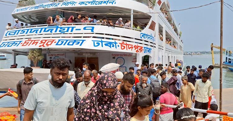 চাঁদপুরে স্থায়ী টার্মিনাল না থাকায় ঈদযাত্রায় বিড়ম্বনা