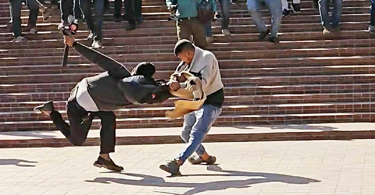 Swechchhasebak Dal activists injure 6 journalists, vandalise camera