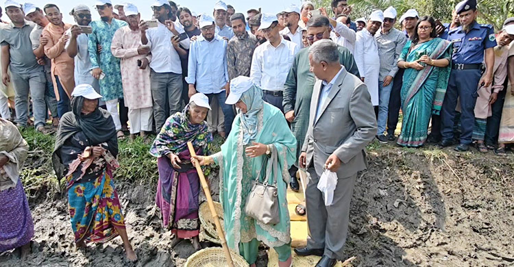 খাল খনন কাজে অপচয়-দুর্নীতি বরদাশত করা হবে না