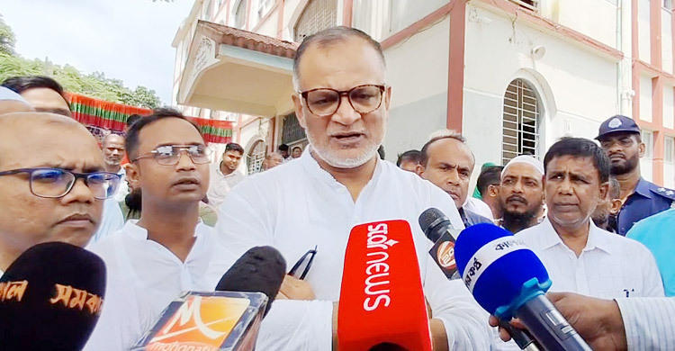 আলুর দাম বাড়ানোর পরিকল্পনা করছে সরকার: বাণিজ্য উপদেষ্টা