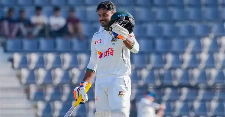 হাফ সেঞ্চুরি করে আউট জয়, লিড পেরিয়েছে ১৪০