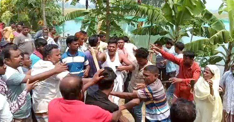 জয়পুরহাটে প্রাথমিক বিদ্যালয়ের কমিটি নির্বাচন ঘিরে সংঘর্ষ, আহ