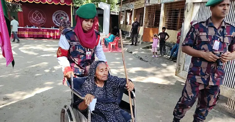 সীমান্তের অসহায় মানুষকে বিনামূল্যে চিকিৎসাসেবা দিল বিজিবি