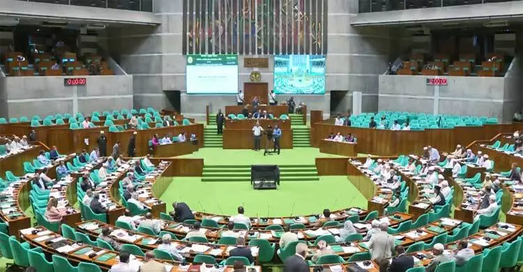 JS greenlights 8 bills to legalise Yunus-led ordinances